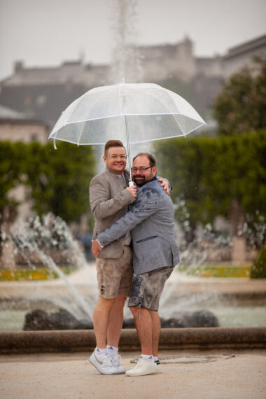 Hochzeit im Regen in Mirabell